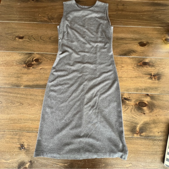 J. McLaughlin Dresses & Skirts - J. McLaughlin Elegant Gray Sleeveless Dress